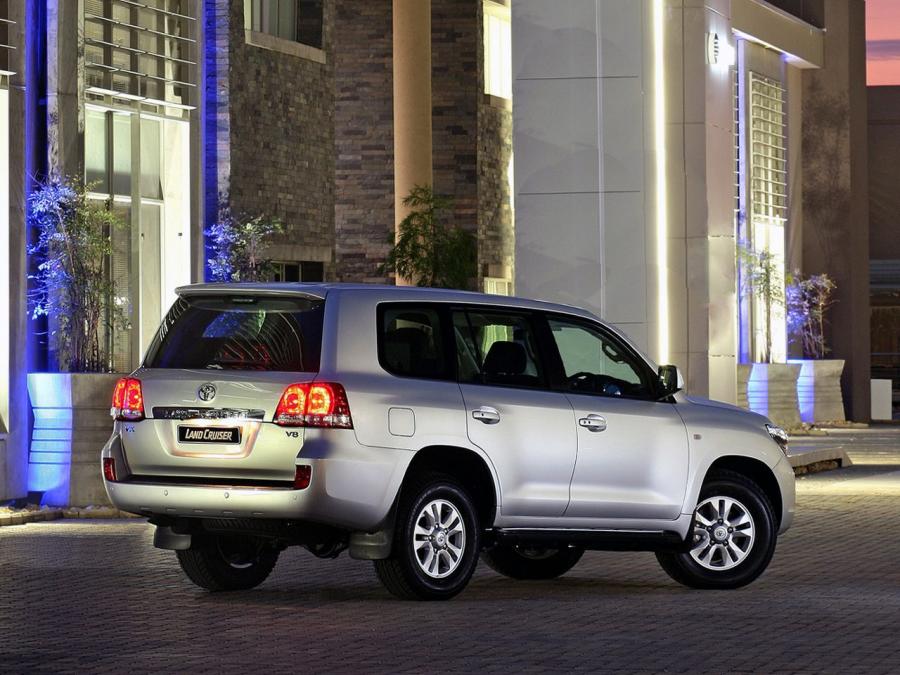  Toyota Land Cruiser 200 VX 2007 года  (ZA) (фото 5 из 19)